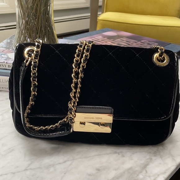 Michael by Michael Kors Sloan large velvet shoulder bag - Picture 2 of 10